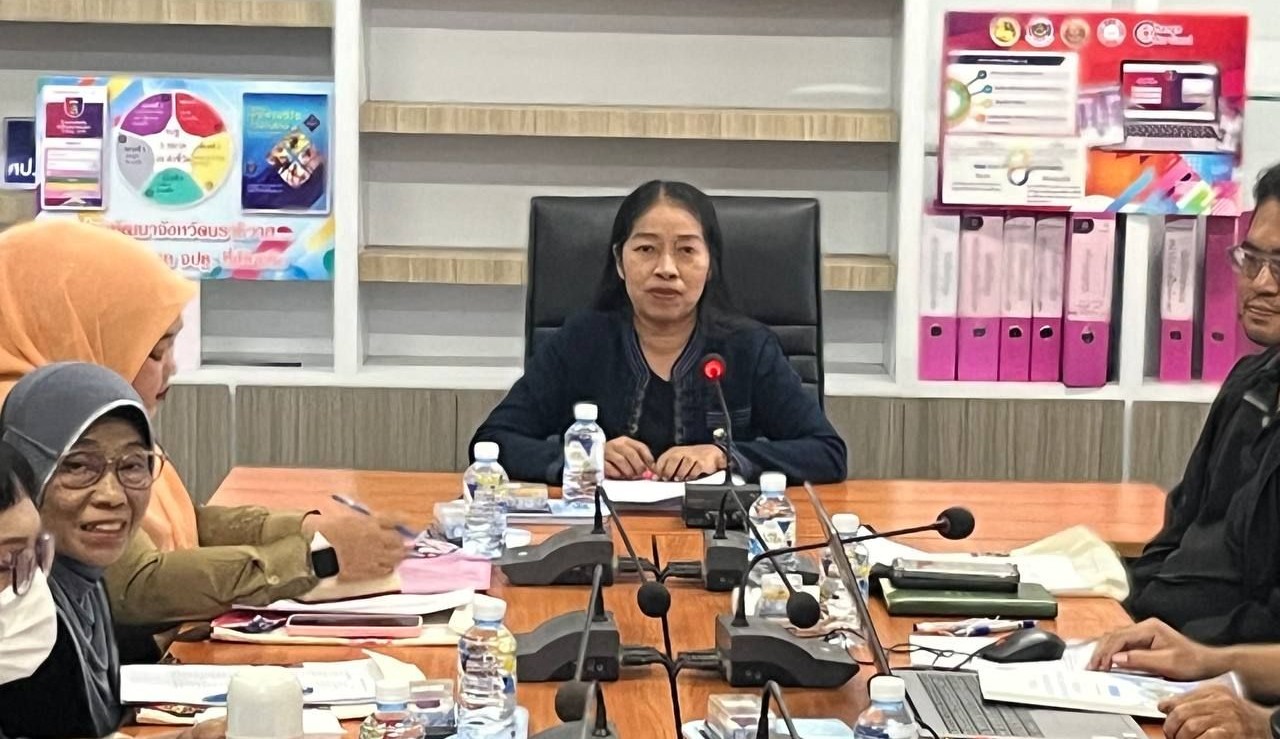 สำนักงานพัฒนาชุมชน อำเภอสุไหงโก-ลก  ดำเนินโครงการประชุมเชิง ปฏิบัติการส่งเสริมการ บูรณาการกลไกการ ขับเคลื่อนการขจัดความ ยากจน