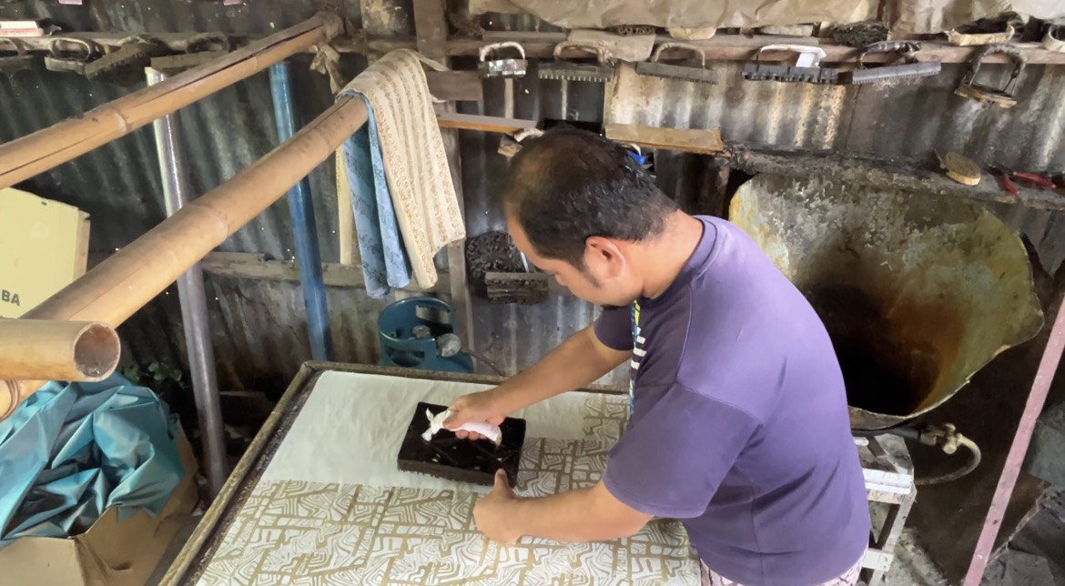 สำนักงานพัฒนาชุมชน อำเภอสุไหงโก-ลก ลงพื้นที่ เยี่ยมเยียนกลุ่มผู้ประกอบ การ OTOP : Nikli patek