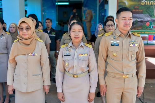 สำนักงานพัฒนาชุมชน อำเภอสุไหงโก-ลก  ร่วมกิจกรรมเคารพธงชาติ  และกิจกรรมเนื่องใน  “วันพระราชทานธงชาติไทย  (Thai National Flag Day)”  ประจำปี 2569